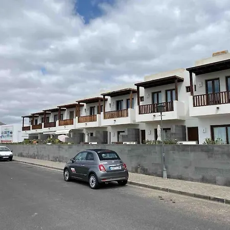 Casa Marla Mit 3 Schlafzimmern Und 2 Badezimmern * Puerto Calero